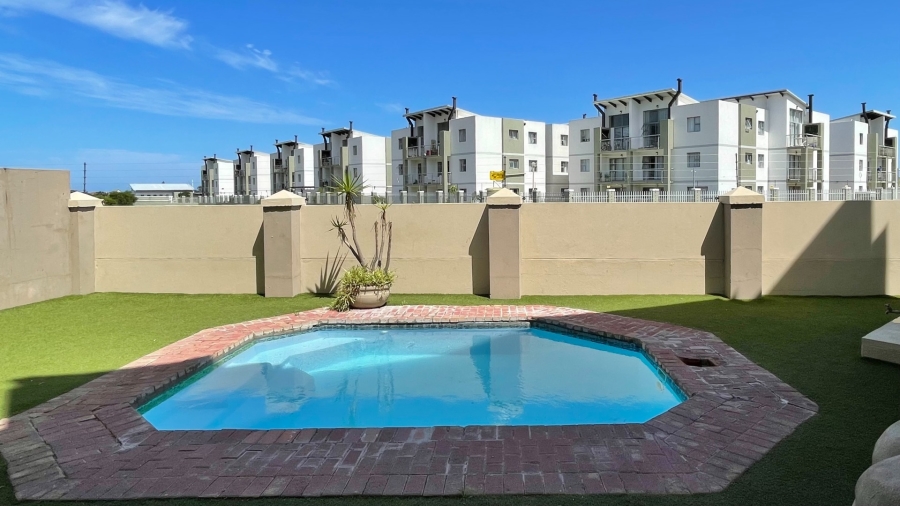 2 Bedroom Property for Sale in Whispering Pines Western Cape